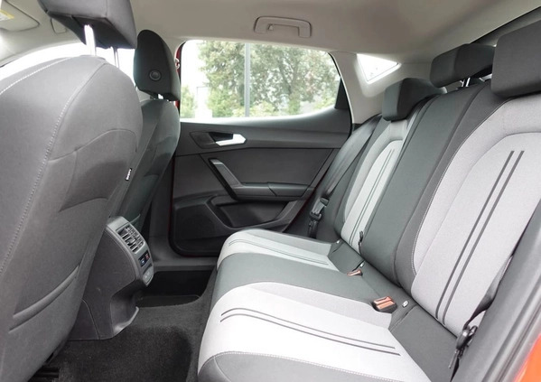 Seat Leon cena 69900 przebieg: 21200, rok produkcji 2021 z Przedecz małe 466